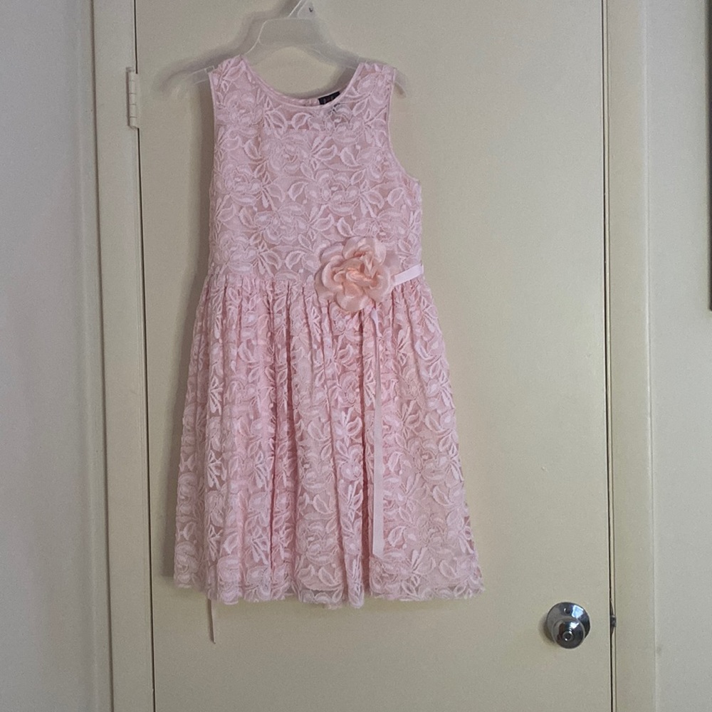 Pink dress with lace and flowering detail